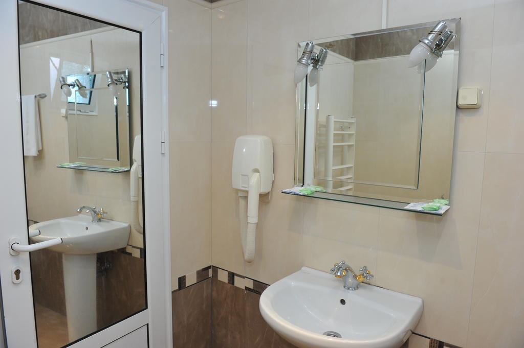 Eros Motel Sandanski Oda fotoğraf