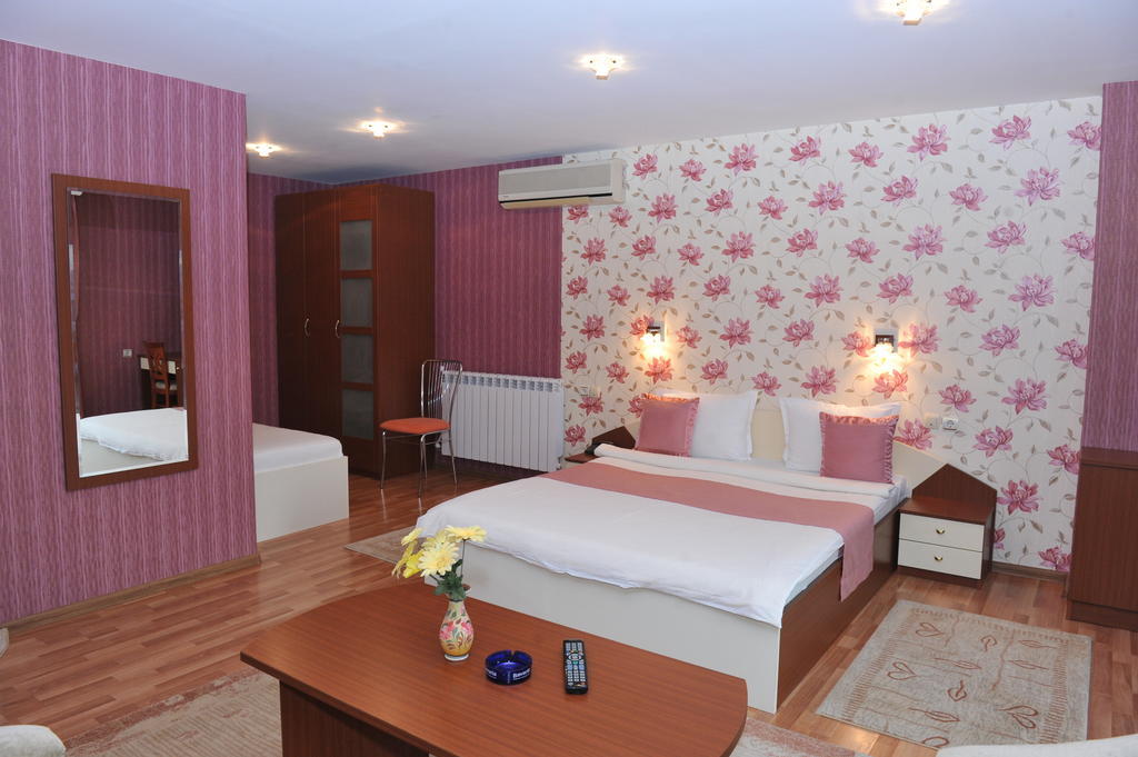 Eros Motel Sandanski Oda fotoğraf